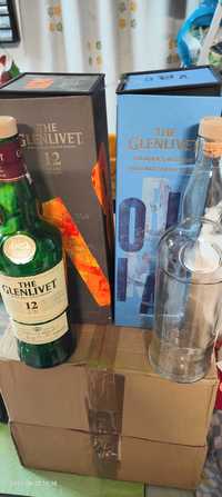 Caixa e garrafa vazia Glenlivet