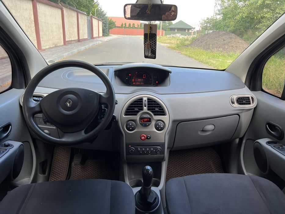 Продаю RENAULT MODUS 1.5 дизель.