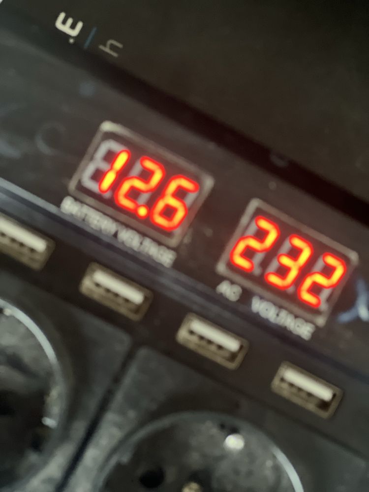 Инвертор 12V → 220V, 5000W В хорошем состоянии, работает без проблем.