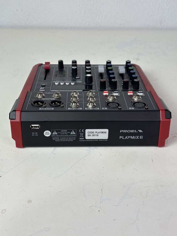 Mesa de mistura Proel Playmix 6