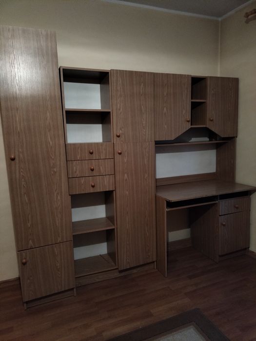 Szafki , biurko i szafa za darmo