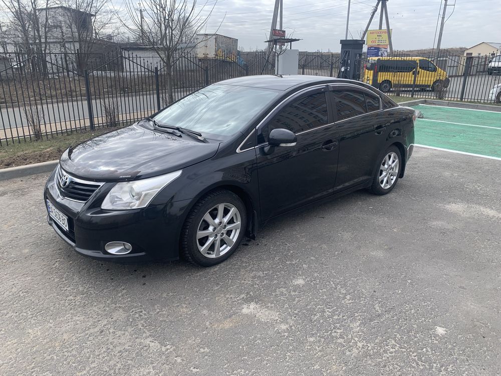 Toyota avensis 2011