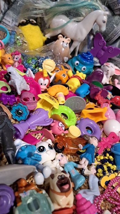 Іграшки з кіндерів