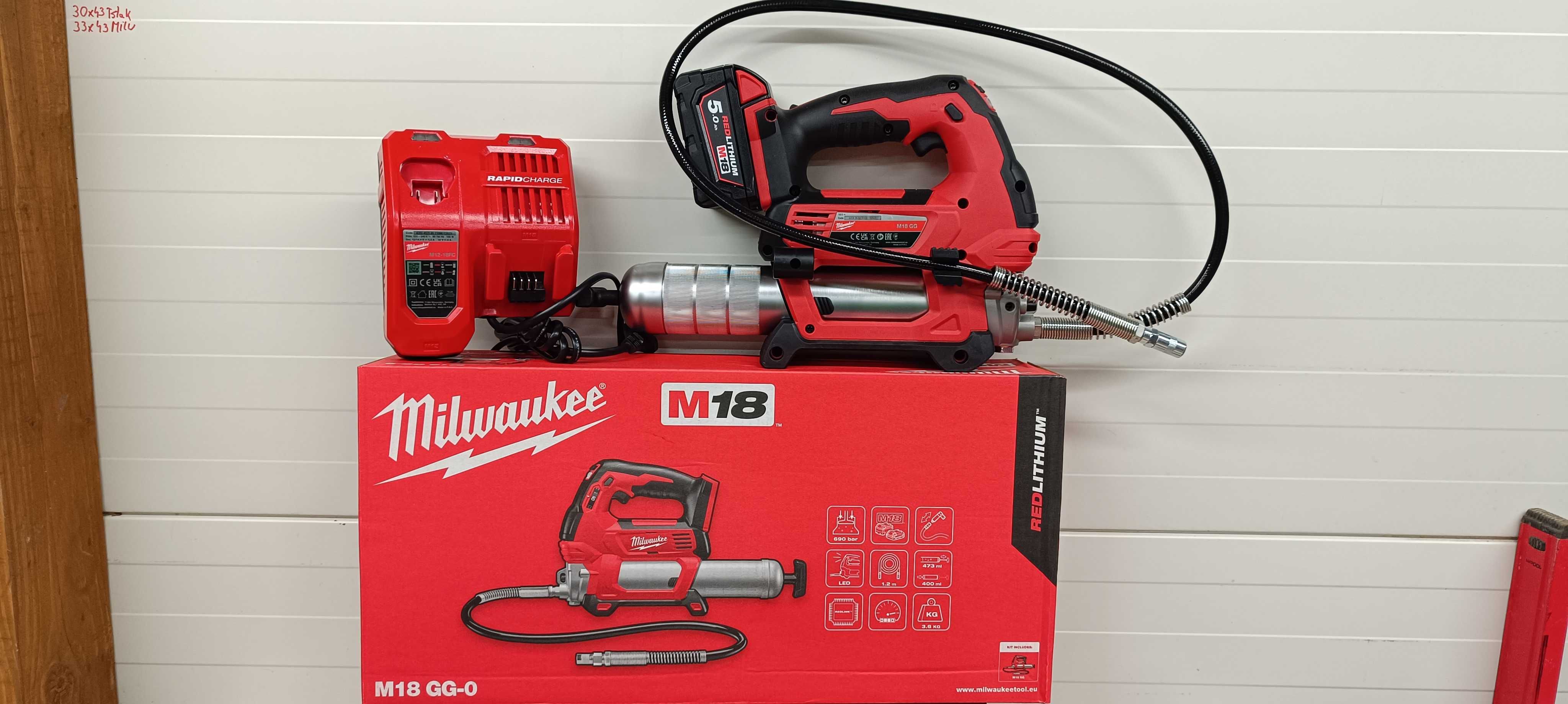 Smarownica Milwaukee m18 GG 18v 690 Bar 5ah + ładowarka