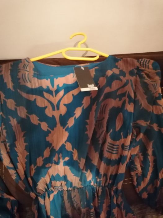 Sukienka brązowa we wzory nowa