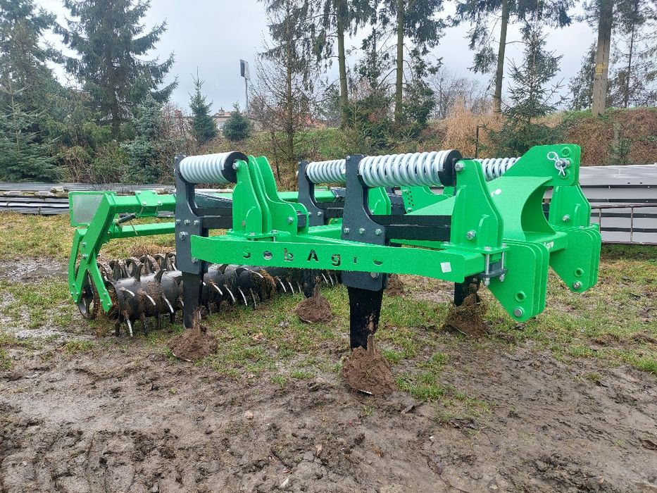 Uslugi rolnicze wynajem ciagnika mulczowanie sianie uprawa siew kukury