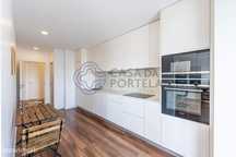 Apartamento T3 com Varanda e Box no Centro de S. Mamede Infesta