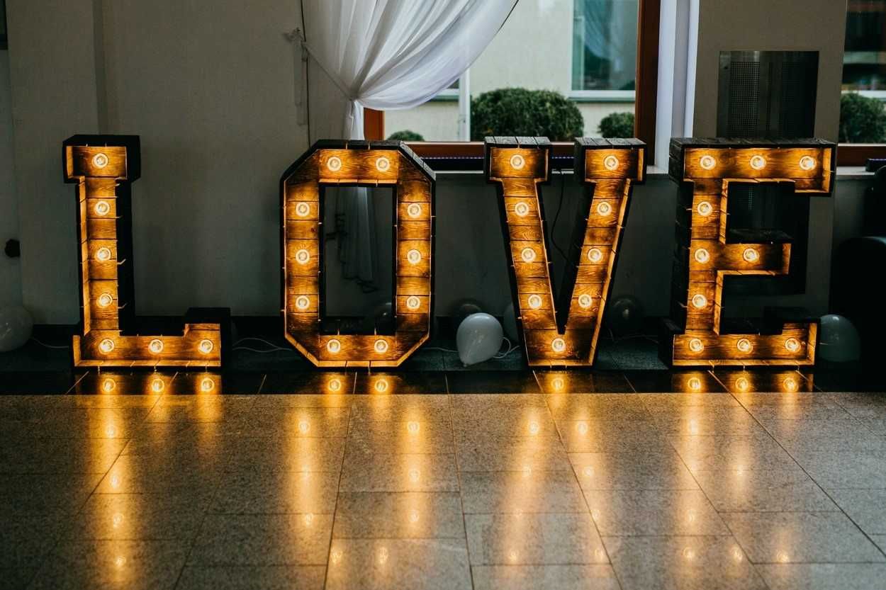 Do Sprzedania Drewniany Napis LOVE , na ślub i wesele