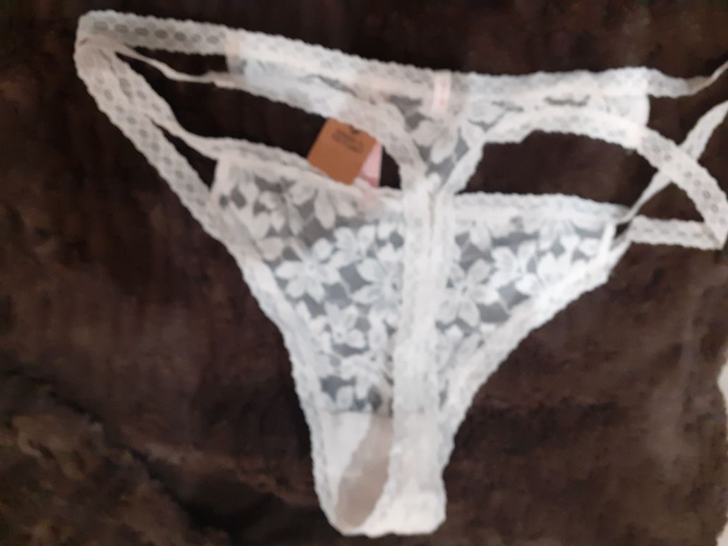 "Victoria's Secret", stringi w rozm. XXL.
