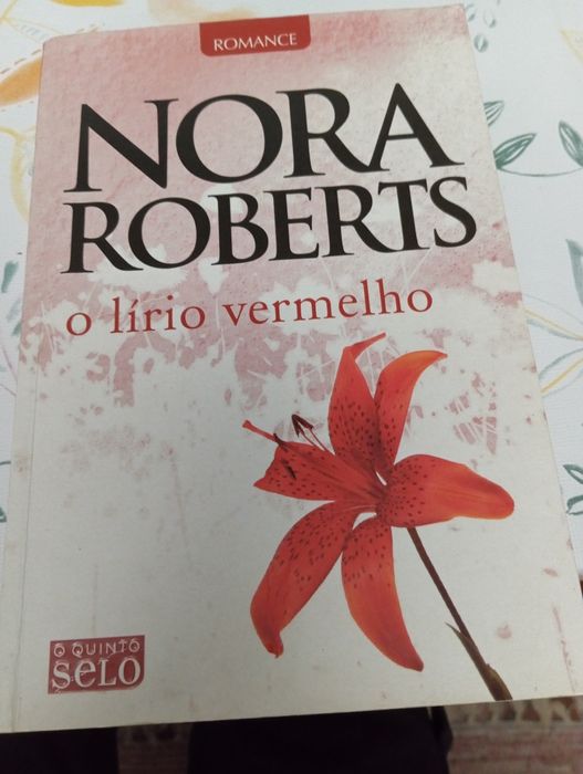 Vendo livro Nora Roberts. O Lírio Vermelho