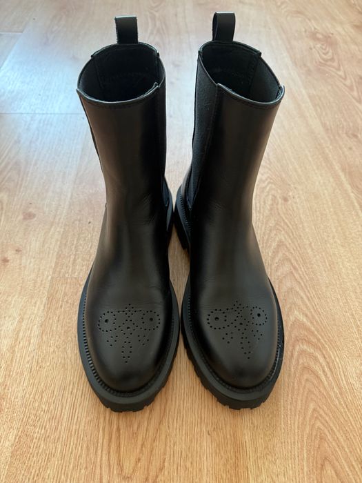 Челсі шкіряні чорні Estro 37 розмір