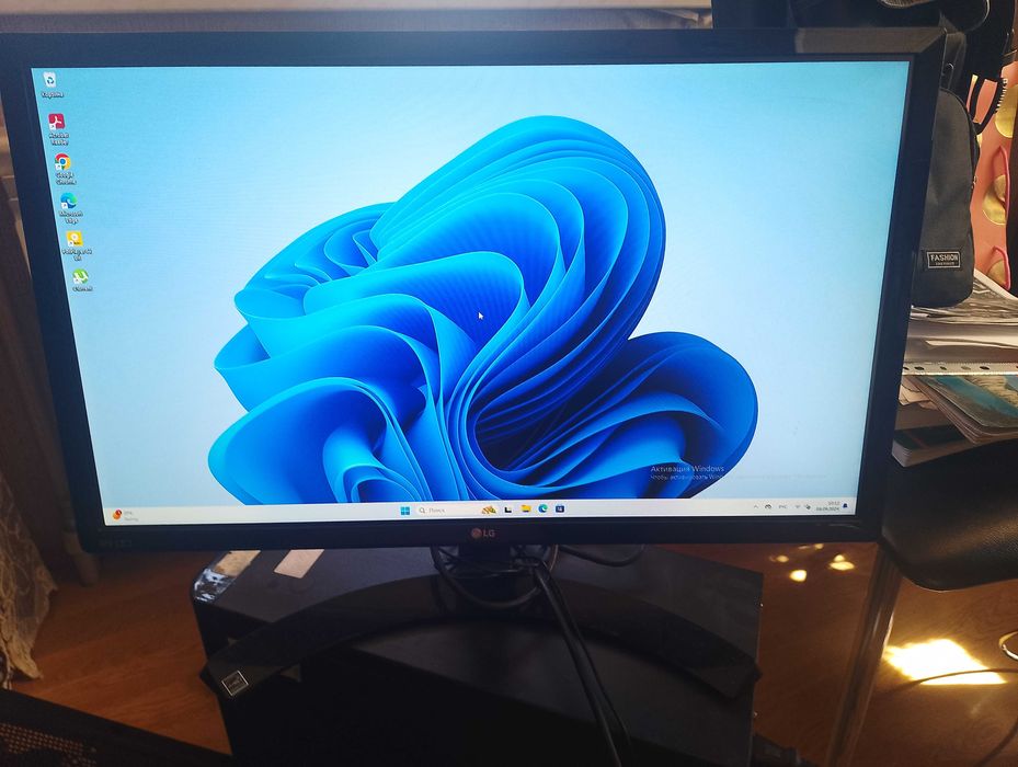 БУ, новые и практически новые мониторы. Есть количество