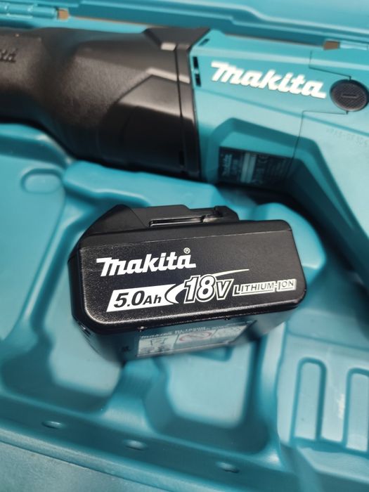 Makita DJR 186 акумуляторна шабельна пилка Макіта оригінал