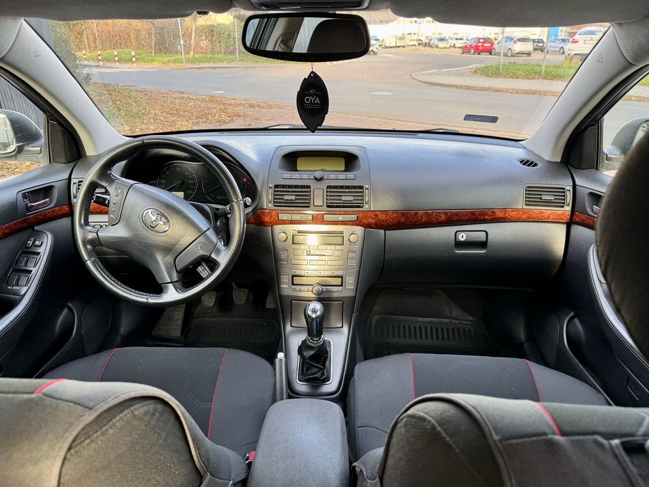 Zadbana TOYOTA Avensis 2004 T25 Hatchback 2.0 Diesel