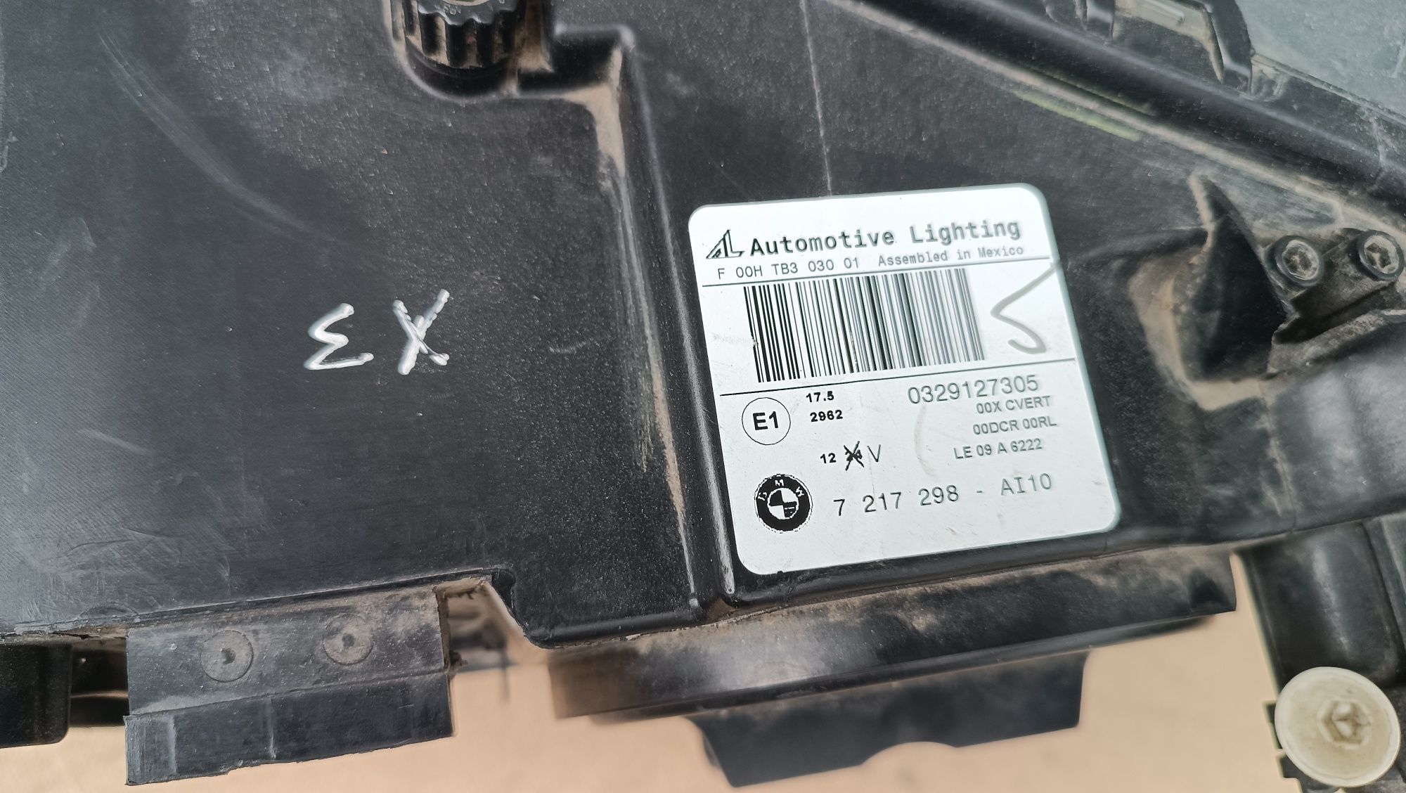 Vendo farol direito xenon de BMW X3 F25
