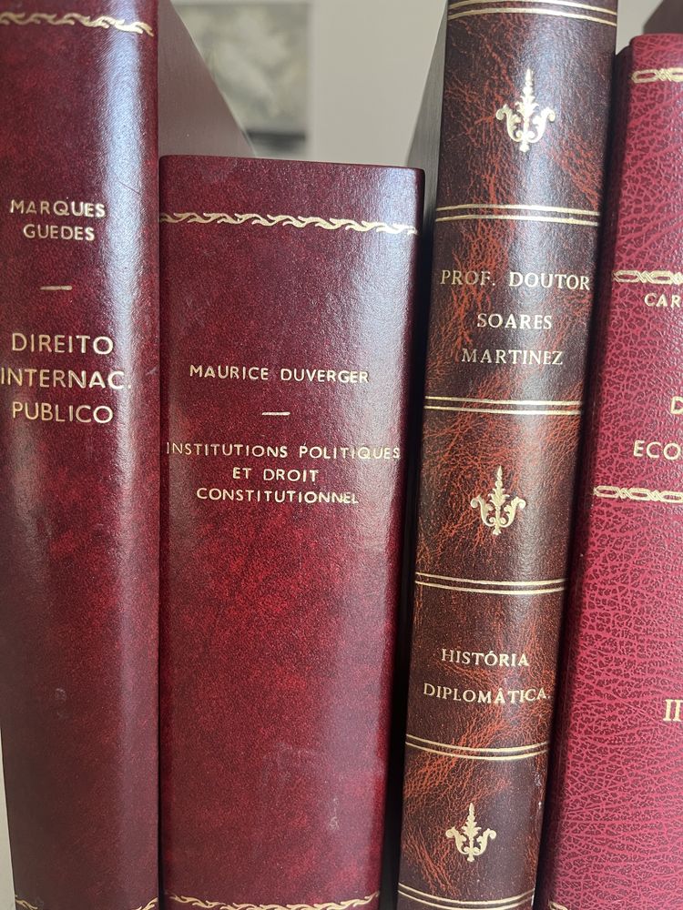 Livros de direito - inter publico e economia