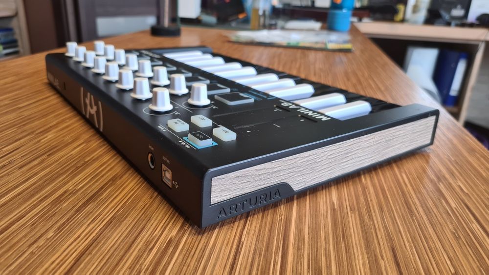 ARTURIA MiniLab MK2 analogowy automat perkusyjny super stan
