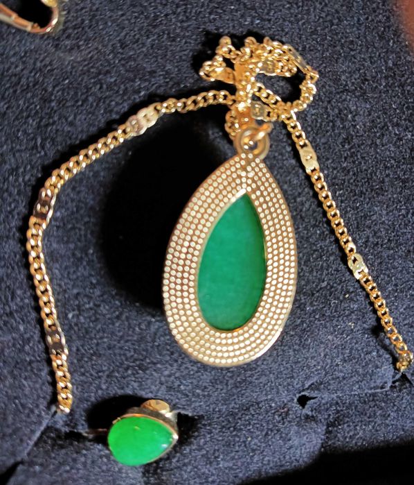 łańcuszek i kolczyki klipsy szmaragd złote komplet