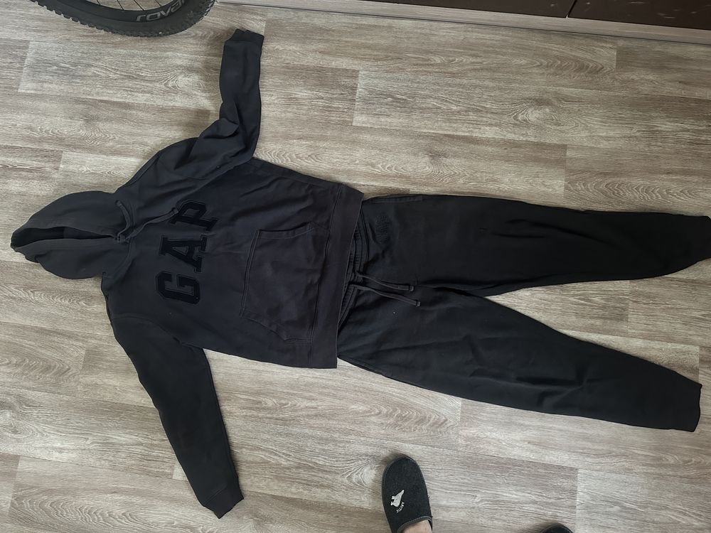 Спортивный костюм Gap