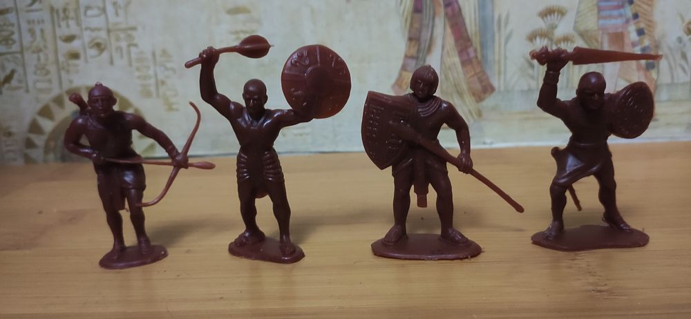 Фігурки, солдатики