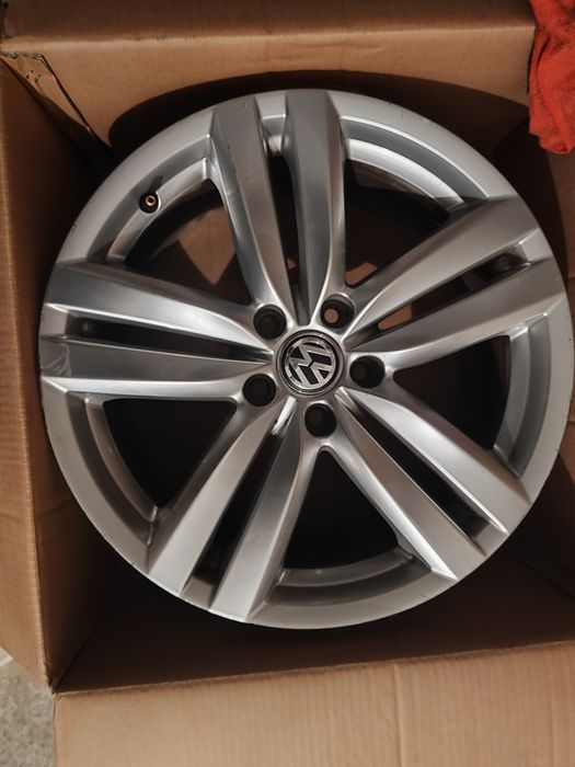Оригінальні Диски VW passat b7 highline (kansas) 18