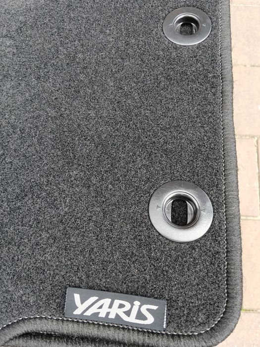 Sprzedam dywaniki samochodowe welurowe