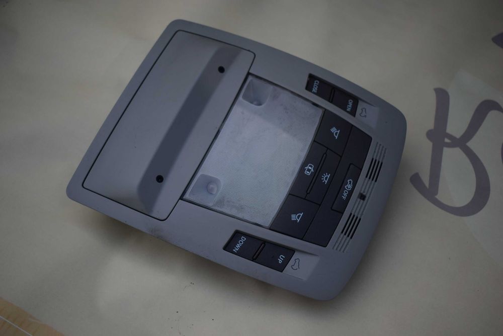 Lampka oświetlenie podsufitki LEXUS RX450 III 10R. 1D153-032G