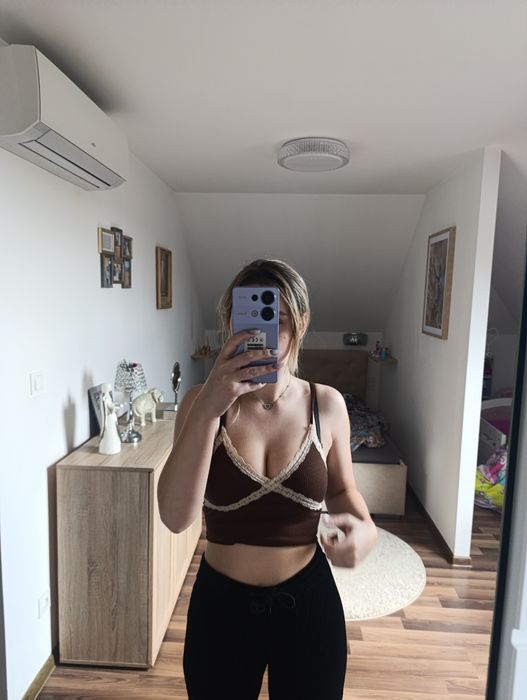 Crop top bluzka koronka nowa viskoza sexy XS s Bershka