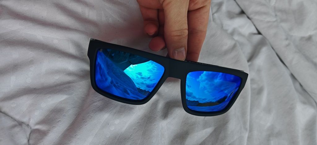 Nowe eleganckie okulary przeciwsłoneczne marki Fox z filtrem uv400
