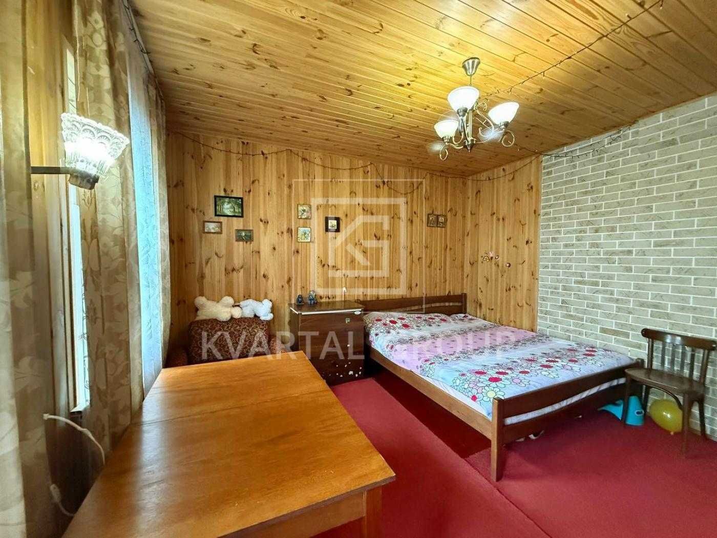 Продаю будинок з ремонтом у м. Малин, 71,3 м², 8 соток