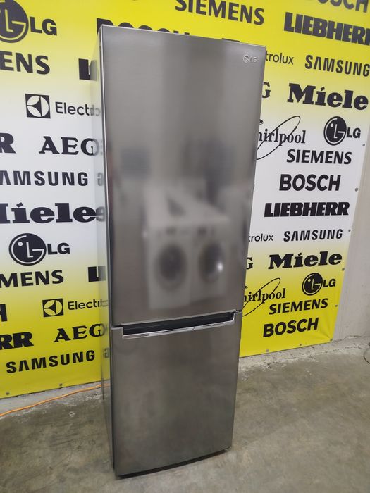 Холодильник фірми LG, модель QBB61PZGCN