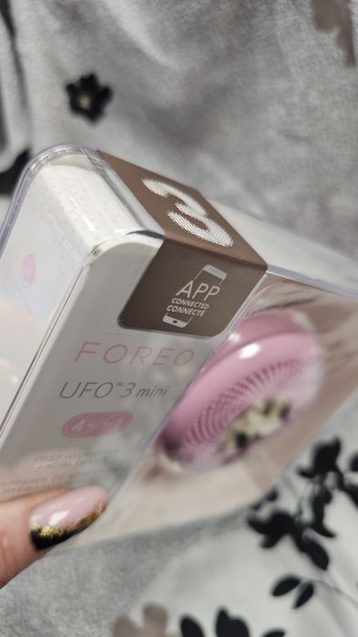 Foreo UFO 3 mini  urządzenie do pielęgnacji twarzy
