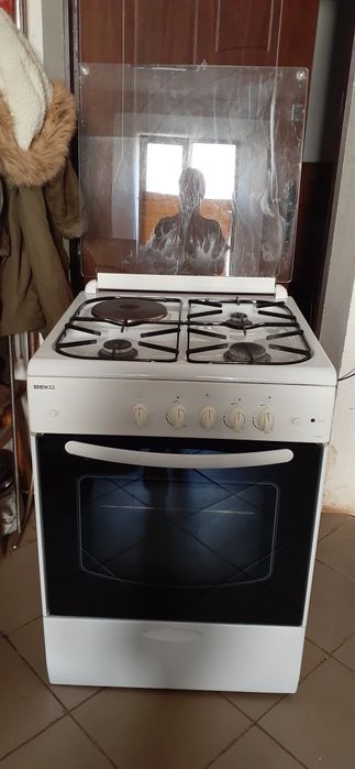 Продам газову плиту ВЕКО в супер стані