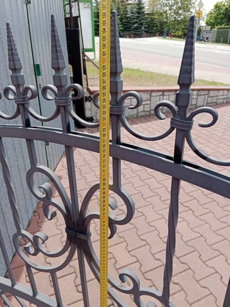 Bramka kłuta ocynkowana +malowanie proszkowe kwadrat pełny