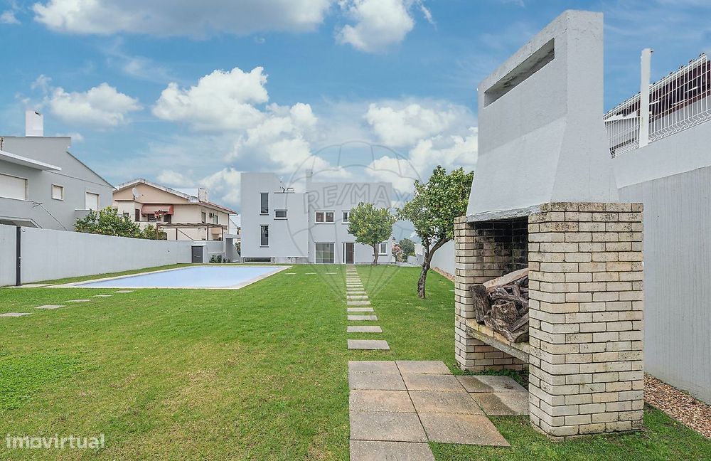 Moradia T4 para venda