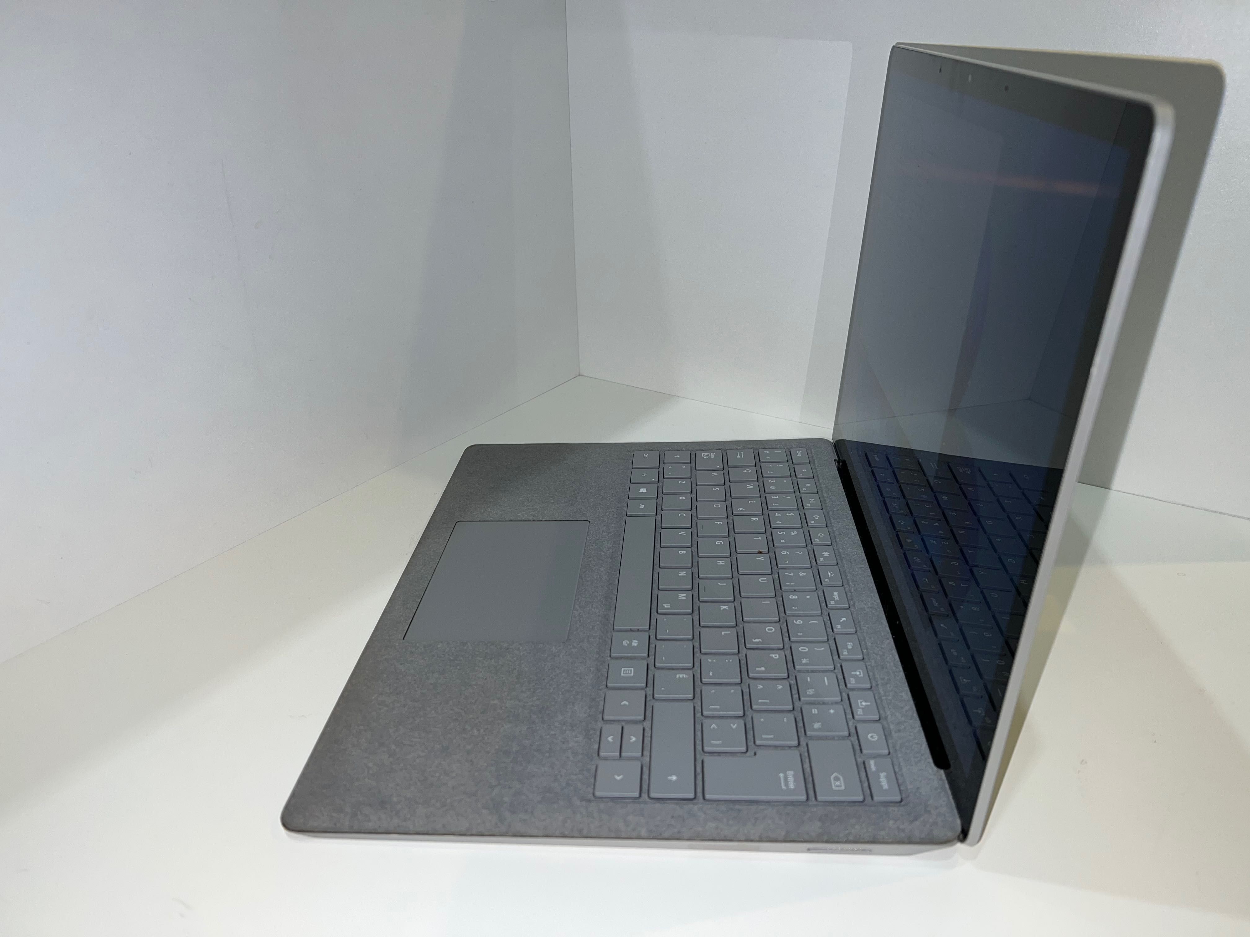 Продам Ноутбук Microsoft Surface Laptop