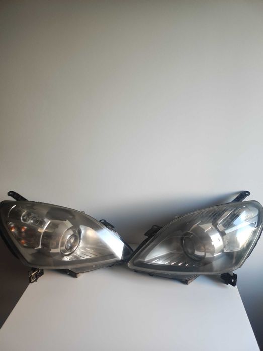 Lampy Xenon Zafira B