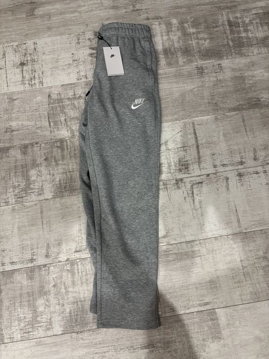 Spodnie Nike szerokie
