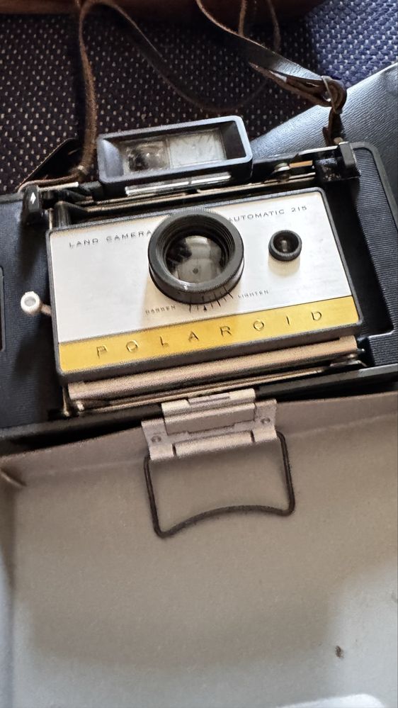 Polaroid Automatic 215
