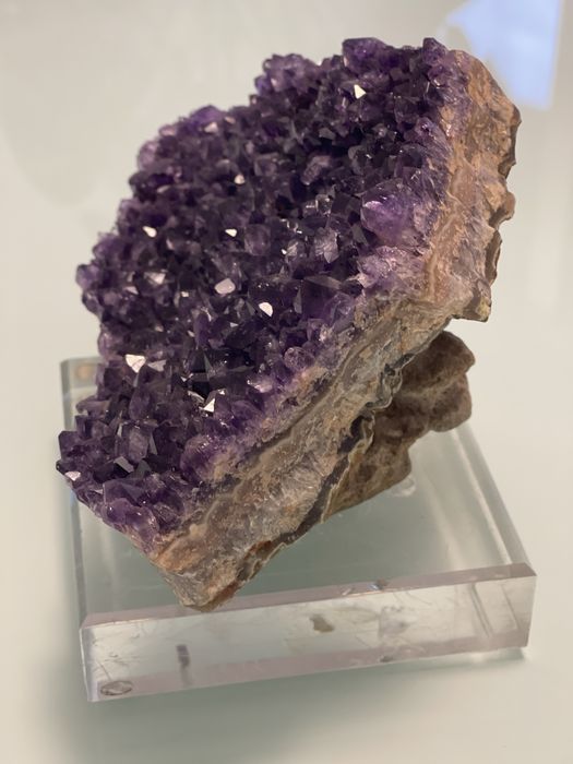 Pedra Ametista com base de apoio