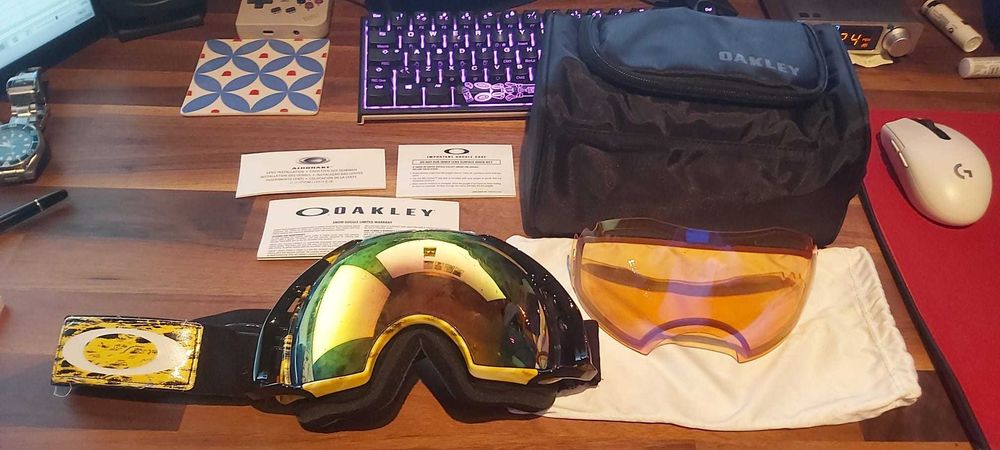 Oakley Airbrake Snow