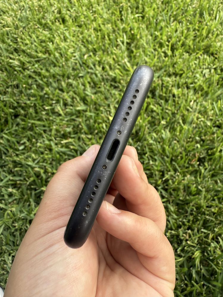 iPhone 11 com 64GB Preto