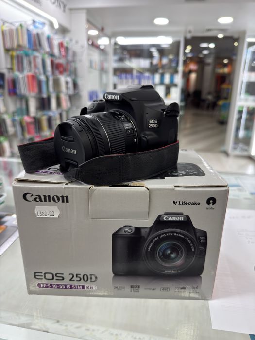 Canon 250D + Lente do Kit + Filtro UV + Bolsa de Transporte + SD Card