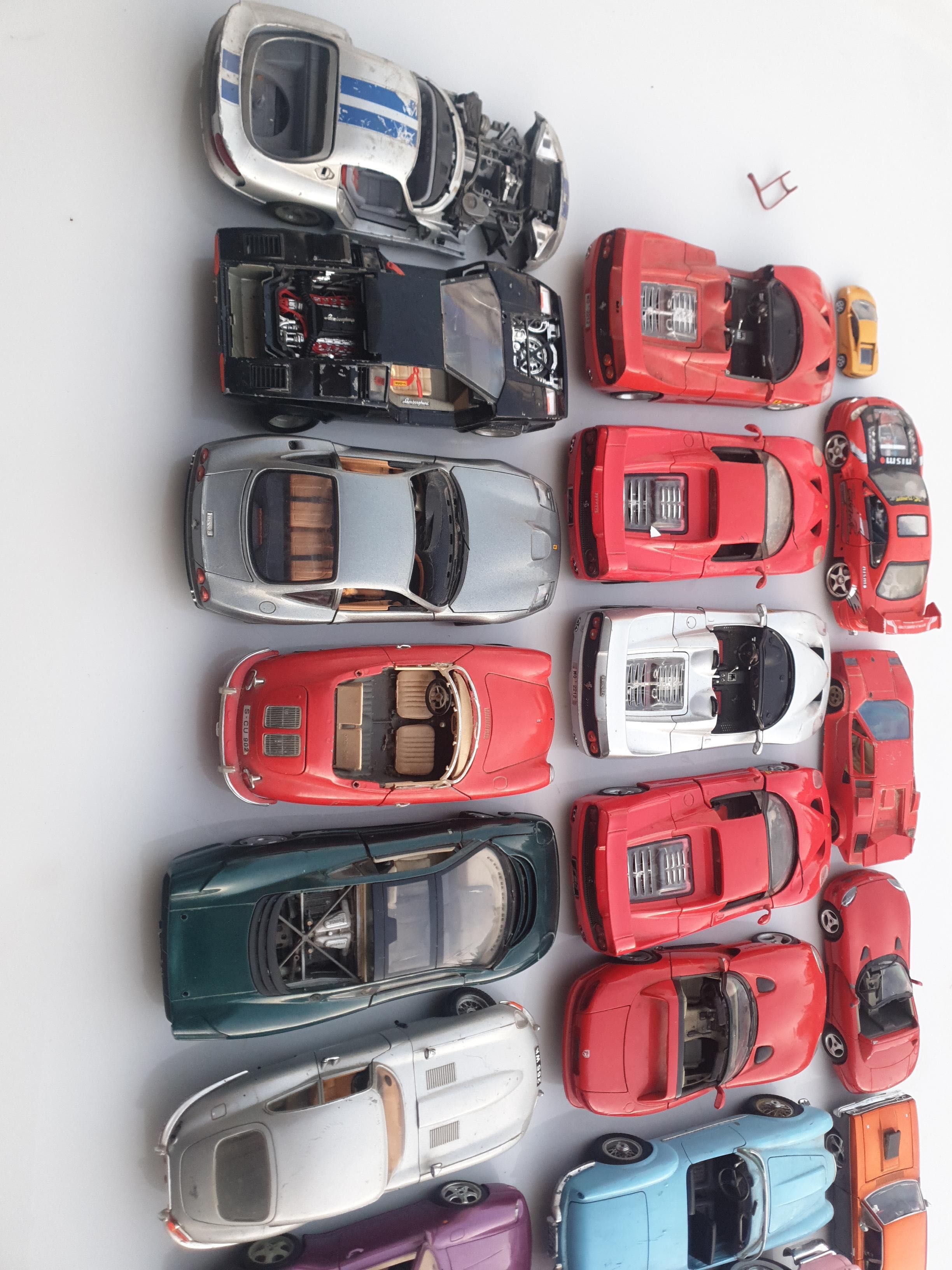 Carros Miniaturas - Maisto / Bburago - 1/12 / 1/18 / 1/24