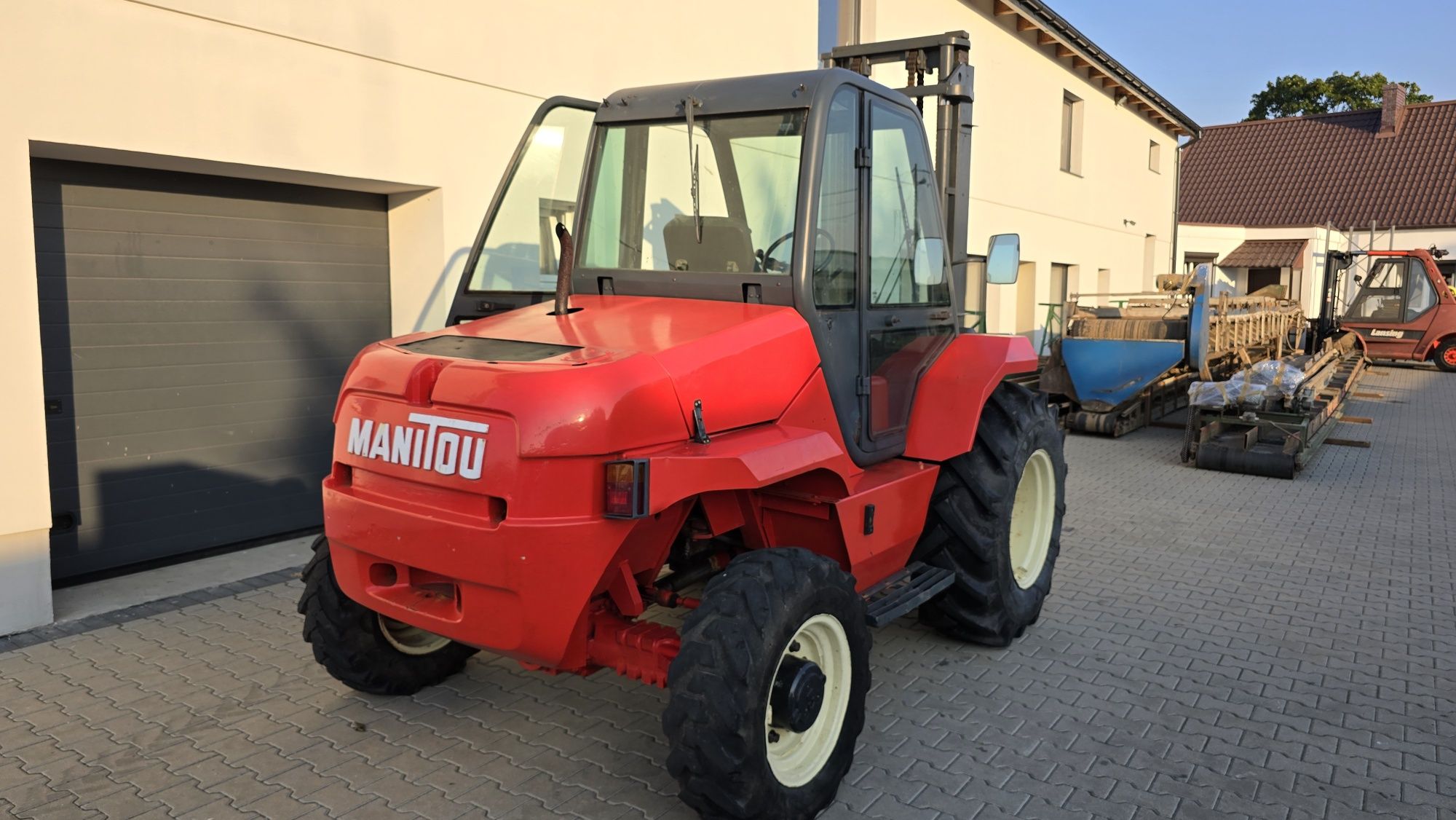 MANITOU M26-4 4×4 Wózek widłowy terenowy sprowadzony
