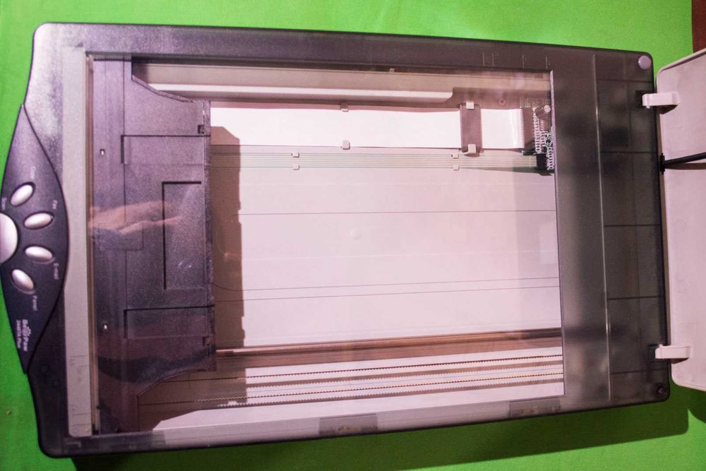 Планшетний сканер Mustek BearPaw 2448TA Plus, оцифрування фотоплівок+