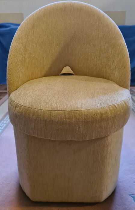 Toaletka z lustrem i pufką. Olcha. Jak nowa. Idealne dla nastolatki