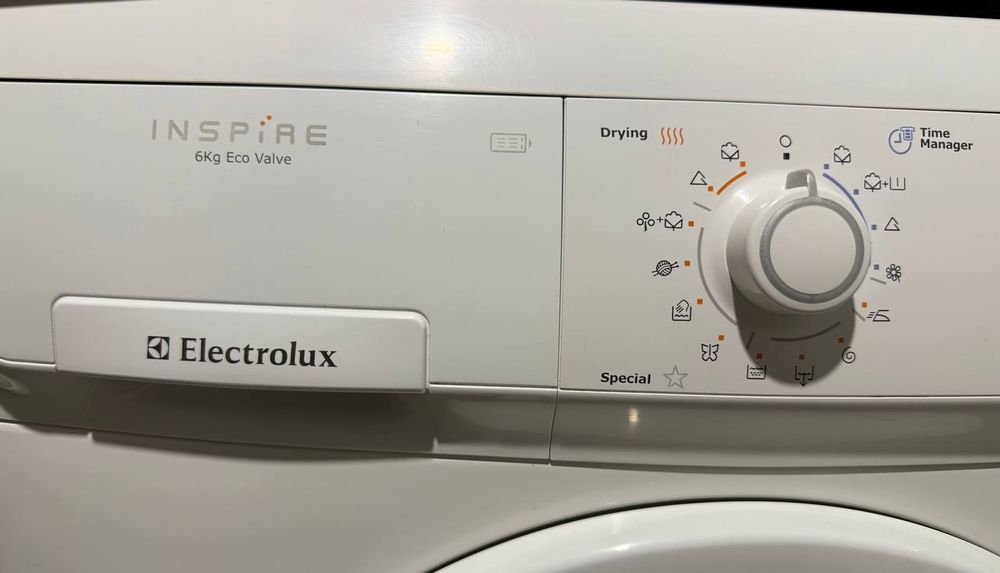 Продам пральну машинку Electrolux в гарному стані.