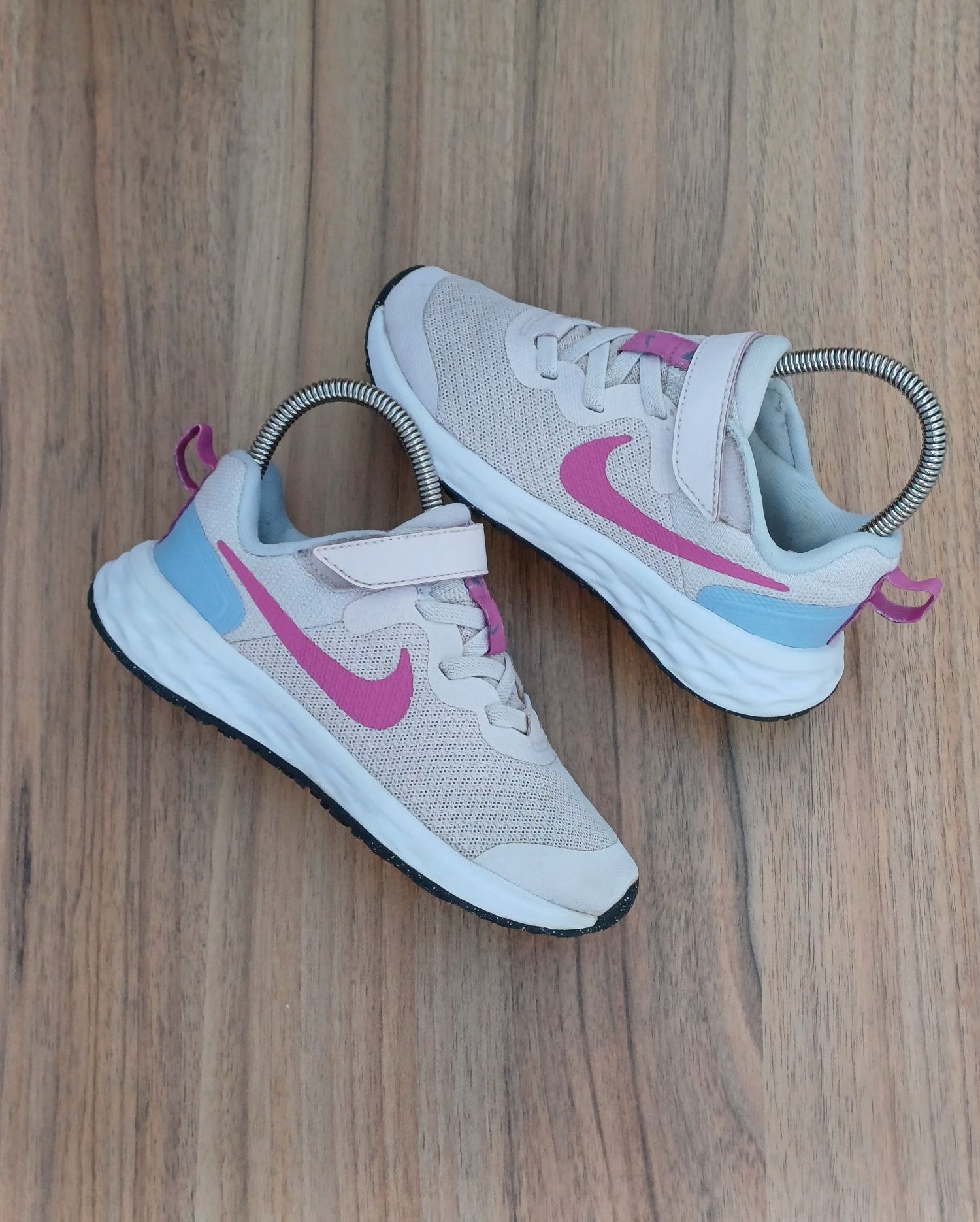 Nike Revolution 6 літні кросівки кросовки сітка на дівчинку 27-28-29р