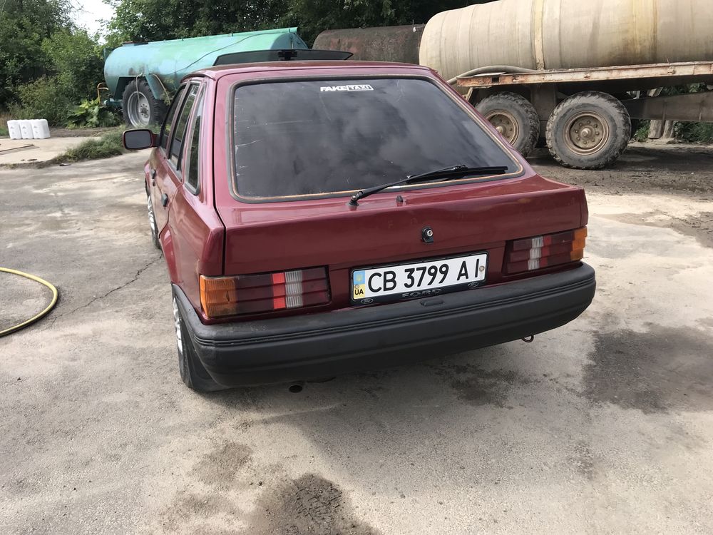 Продам форд ескорт